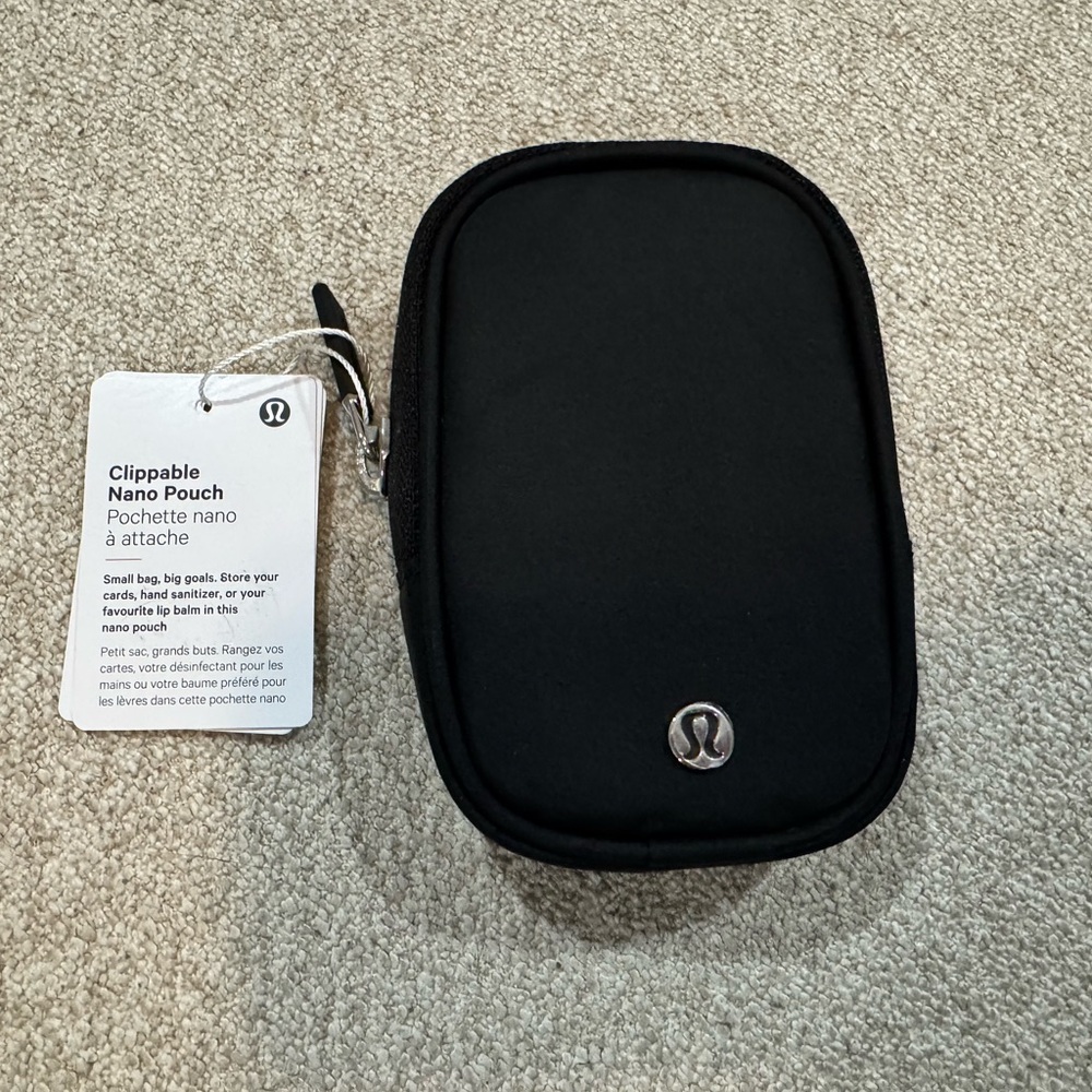 NWT Lululemon Clippable Nano Pouch in Black